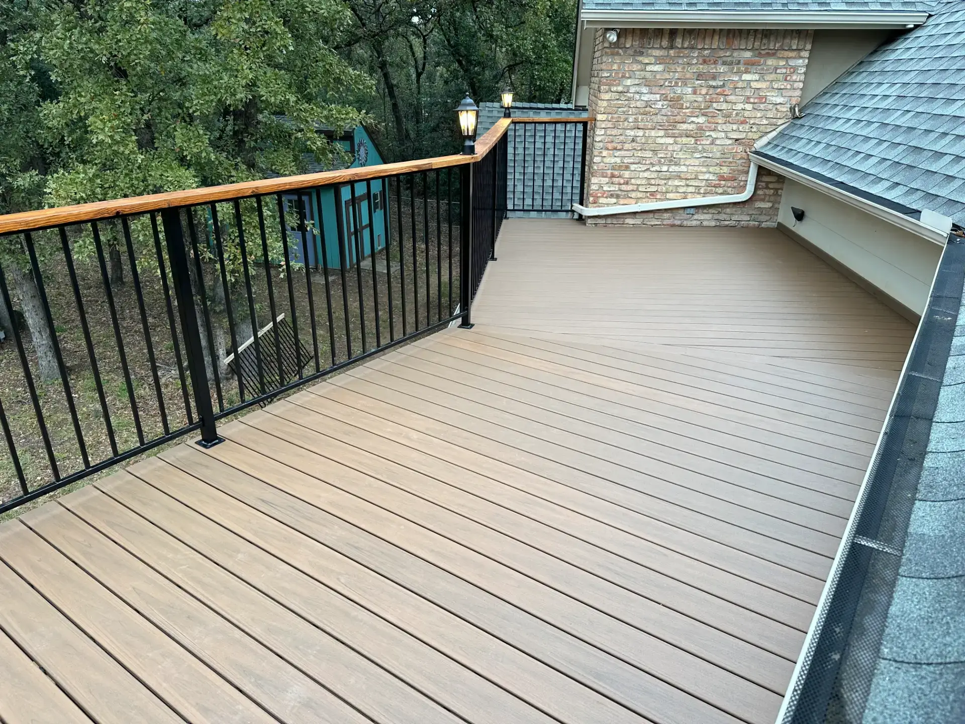 Professional deck installation services in Portland OR - Custom outdoor deck by FRS Remodeling